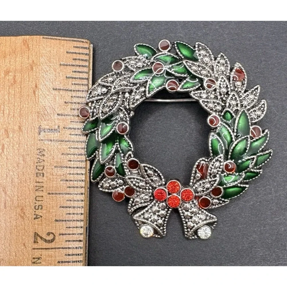 Vintage Kenneth Cole KC Christmas Wreath Brooch Green Enamel Red Rhinestone